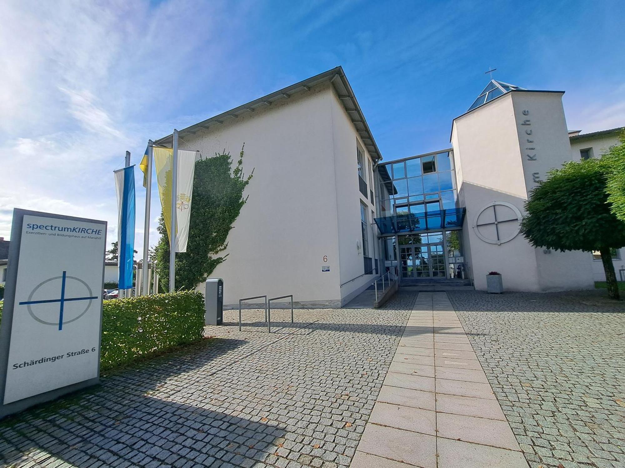 Spectrum Kirche Exerzitien-Und Bildungshaus Auf Mariahilf Passau Exterior foto